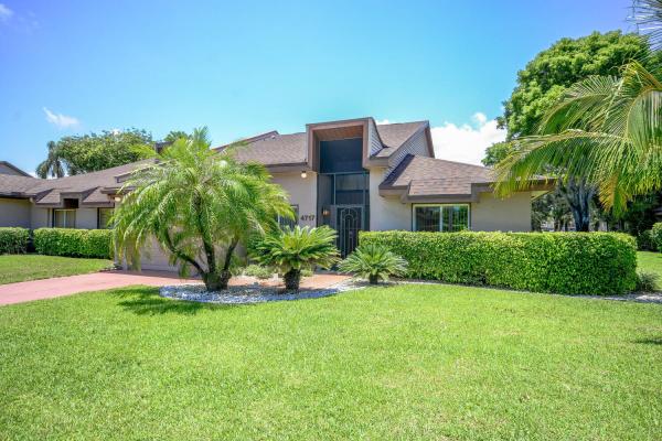 Versailles Court At The Fountains Country Club, 4717 Fountains Dr S, Lake Worth, Florida 33467, image 2