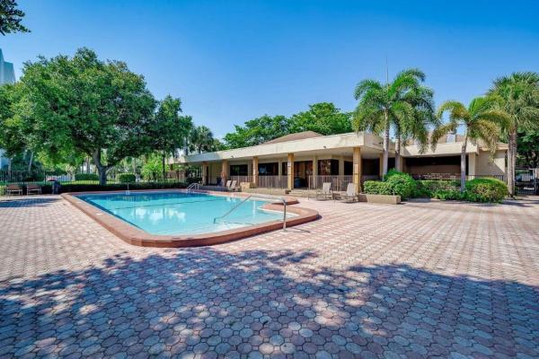 Villas At Meadow Lakes, 1256 S Military Trl #915, Deerfield Beach, Florida 33442, image 3
