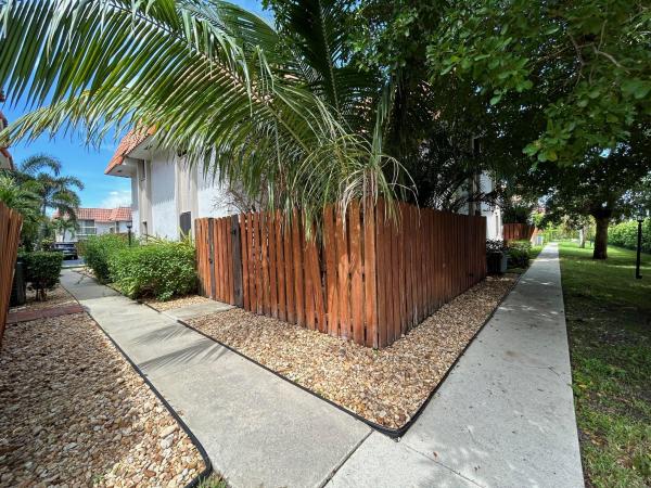 Landmark Townhouses Of Boca Raton, 1251 S Federal Hwy 1190, Boca Raton, Florida 33432, image 1