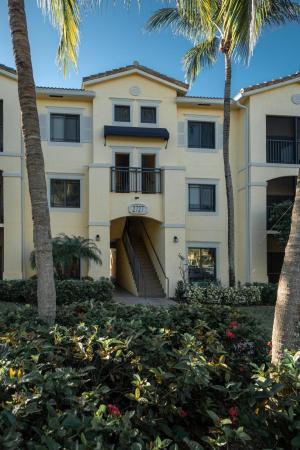 Sarento At San Matera, 2727 Anzio Ct 105, Palm Beach Gardens, Florida 33410, image 1