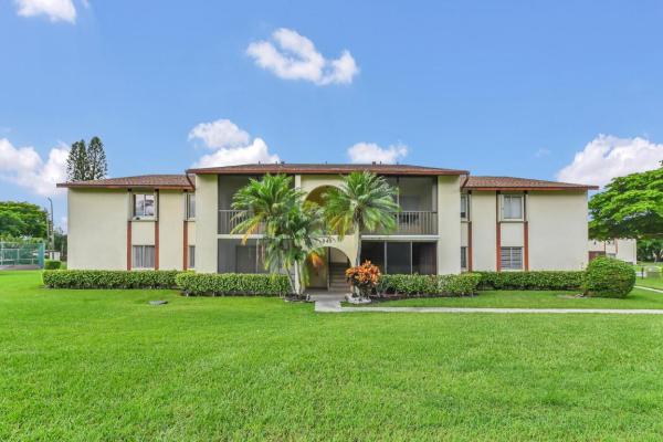 Pine Ridge At Haverhill, 4759 Sable Pine Cir #C2, West Palm Beach, Florida 33417, image 3