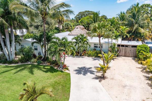 Tequesta Country Club, 70 Fairview E, Tequesta, Florida 33469, image 1