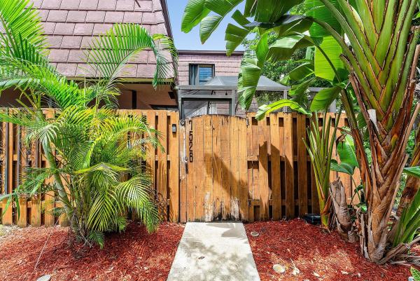 Courtyards, 7526 Courtyard Run E, Boca Raton, Florida 33433, image 1