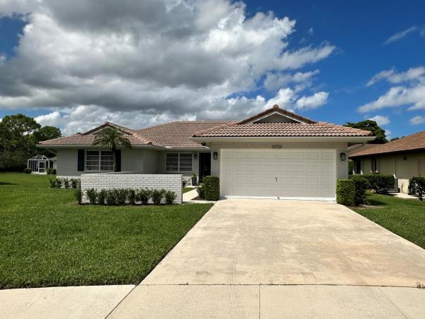 Pine Tree Village, 10723 Greentrail Dr S, Boynton Beach, Florida 33436, image 1