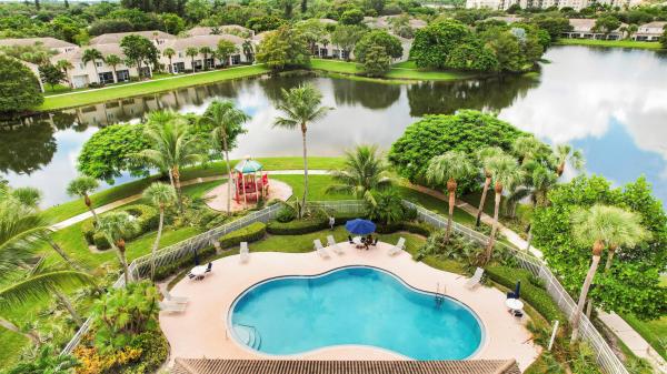 Palmbrooke Townhomes, 4938 Palmbrooke Cir, West Palm Beach, Florida 33417, image 1