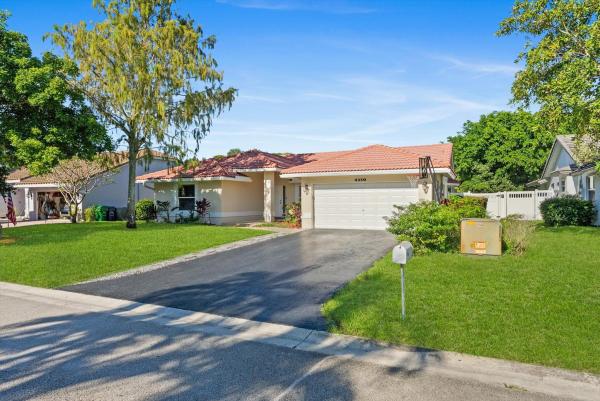 Royal Palm Village, 2330 NW 95th Ter, Coral Springs, Florida 33065, image 1