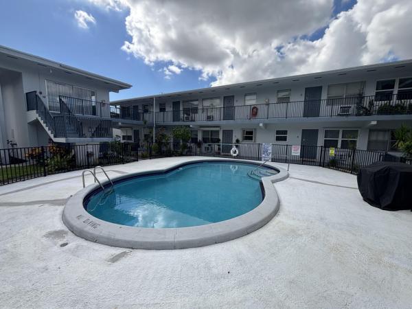 Astor, 3510 Harrison St 12 ##12, Hollywood, Florida 33021, image 1