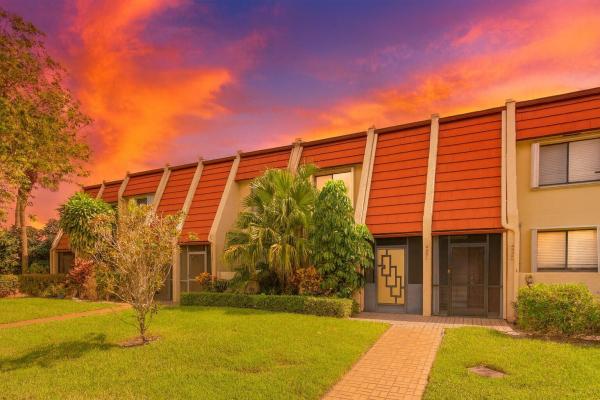 4527 Luxemburg Ct, Lake Worth, Florida 33467, image 1