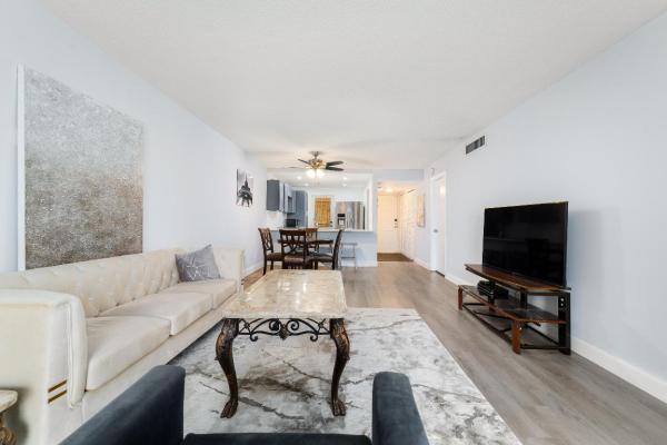 Boca Teeca, 5301 NW 2nd Ave, Boca Raton, Florida 33487, image 1