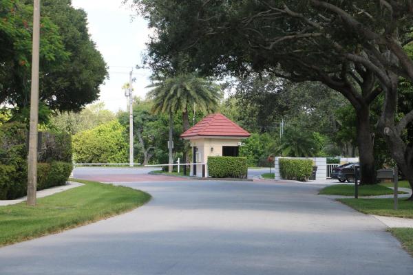 Whitehall, 3710 Whitehall Dr 304, West Palm Beach, Florida 33401, image 1