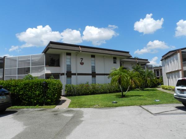 6 Greenway Vlg N 202, Royal Palm Beach, Florida 33411, image 1