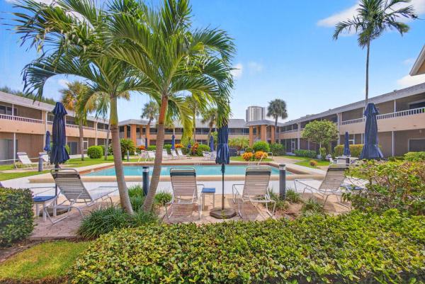 Courtyard, 1100 Surf Rd 109, Riviera Beach, Florida 33404, image 1
