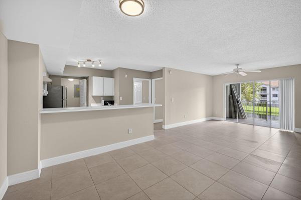 Royal Grand, 2640 S University Dr 220 ##220, Davie, Florida 33328, image 1