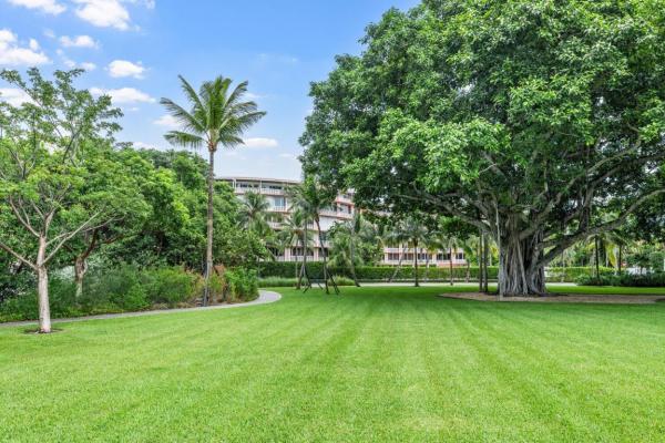 Southlake, 315 S Lake Dr, Palm Beach, Florida 33480, image 2