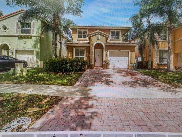 Tahoe At Lakes Of Laguna, 4083 Lake Tahoe Cir, West Palm Beach, Florida 33409, image 1