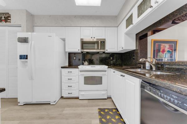 Huntington Lakes 5, 7260 Kinghurst Dr #508, Delray Beach, Florida 33446, image 3