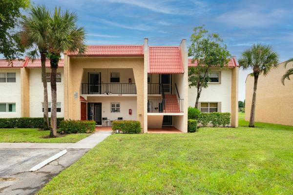 125 Lake Evelyn Dr, West Palm Beach, Florida 33411, image 1
