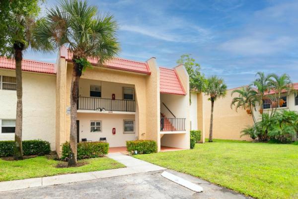 Golden Lakes Village, 125 Lake Evelyn Dr, West Palm Beach, Florida 33411, image 2