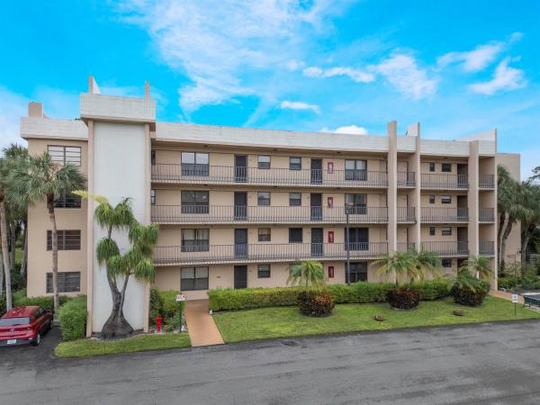 4760 Lucerne Lakes Blvd W 104, Lake Worth, Florida 33467, image 1