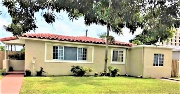 700 NE 168th St, Miami, Florida 33162, image 1