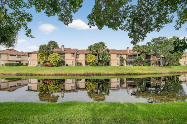 801 Harbour Pointe Way, Greenacres, Florida 33413, image 2