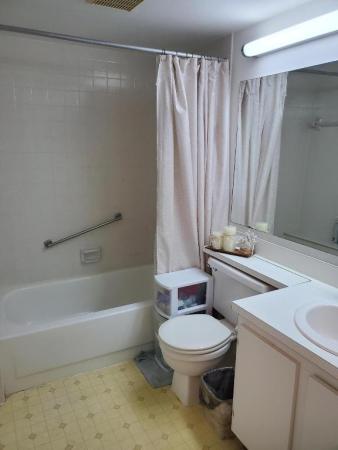 Pine Ridge North 2, 629 Sea Pine Way #H3, Greenacres, Florida 33415, image 2