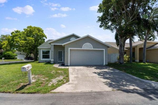 Boynton Lakes North, 48 Bentwater Cir, Boynton Beach, Florida 33426, image 1