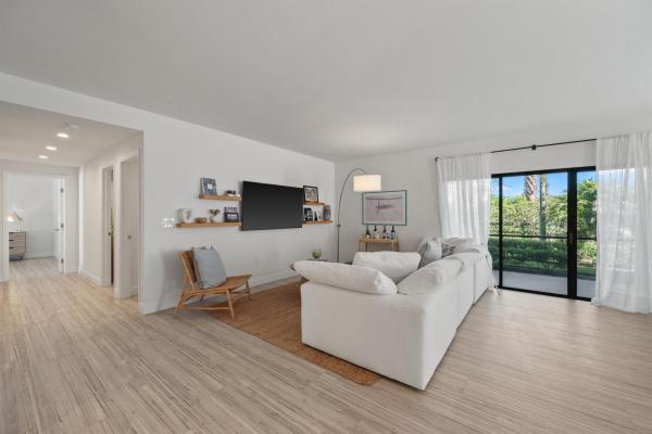 Golf Cottages, 11355 Pond View Dr #D104, Wellington, Florida 33414, image 1