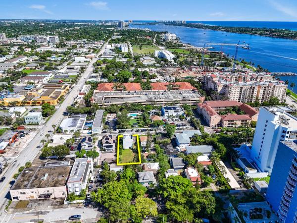 Villa Lofts & Villa Del Lago, 322 N Lakeside Ct #B, West Palm Beach, Florida 33407, image 1
