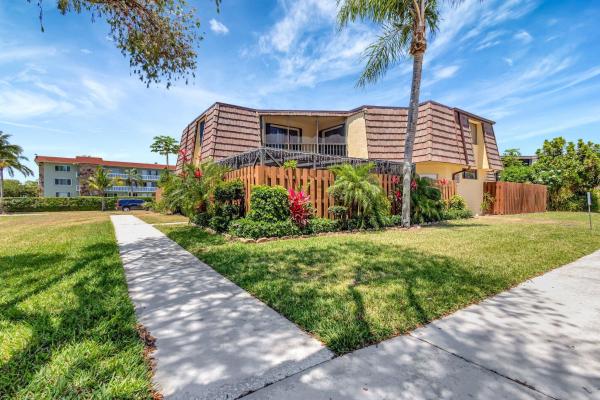 Springdale, 44 Springdale Cir, Palm Springs, Florida 33461, image 1