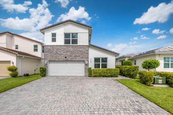 Veleiros At Crystal Lake, 4186 Marina Way, Deerfield Beach, Florida 33064, image 1