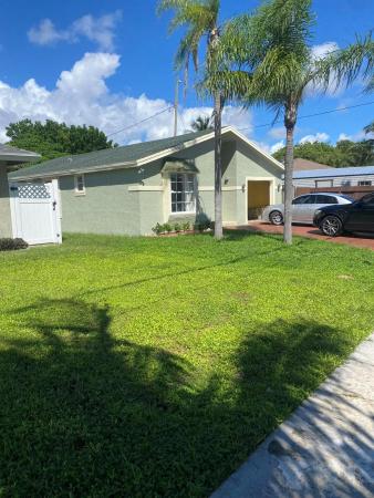 Northmore, 4305 Greenwood Ave, West Palm Beach, Florida 33407, image 1