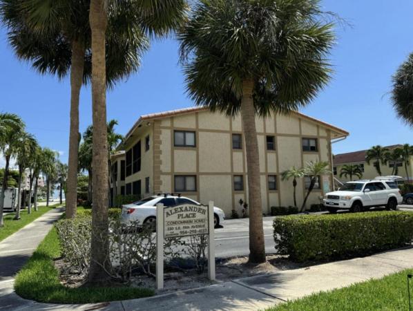 Ekali Place, 330 SE 19th Ave #E, Deerfield Beach, Florida 33441, image 1