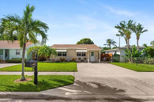 1221 Crestwood Blvd, Lake Worth, Florida 33460, image 1