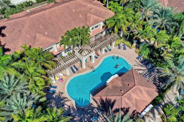 Cielo Townhomes, 5011 Vine Cliff Way W, Palm Beach Gardens, Florida 33418, image 1