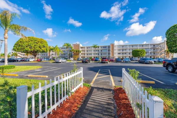 Rexford At Century Village, 4043 Rexford C, Boca Raton, Florida 33434, image 3