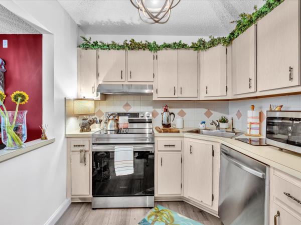 Pine Ridge 3, 342 Pine Ridge Cir #D-2, Greenacres, Florida 33463, image 3
