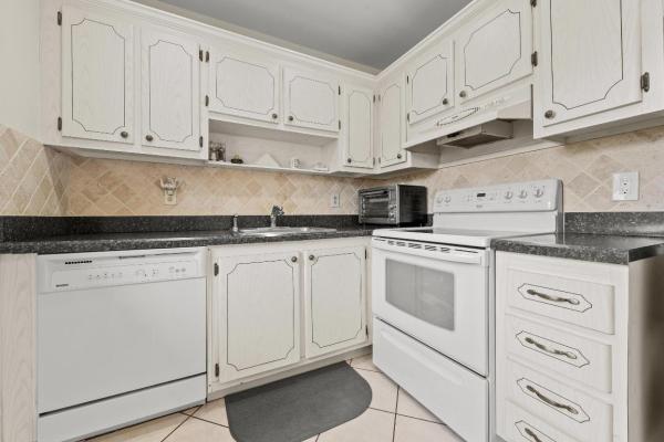 20 Waterford A, Delray Beach, Florida 33446, image 1