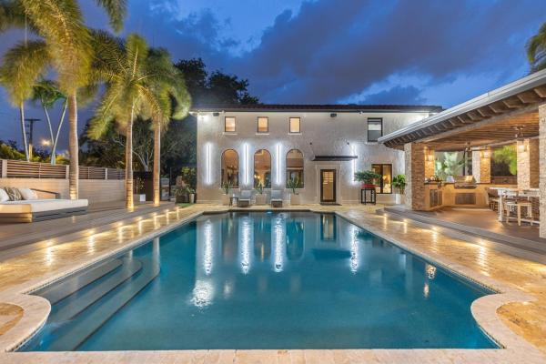 Spanish Village, 290 NW 6th St, Boca Raton, Florida 33432, image 1