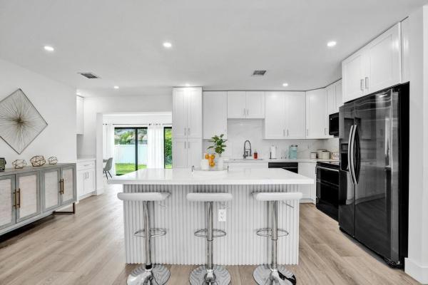 Deerfield Ridge, 1001 SE 13th Ct, Deerfield Beach, Florida 33441, image 1