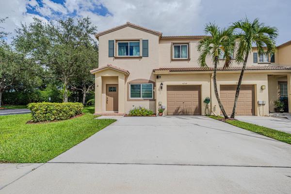Lago Vista At Coconut Creek, 4754 Lago Vista Dr, Coconut Creek, Florida 33073, image 1