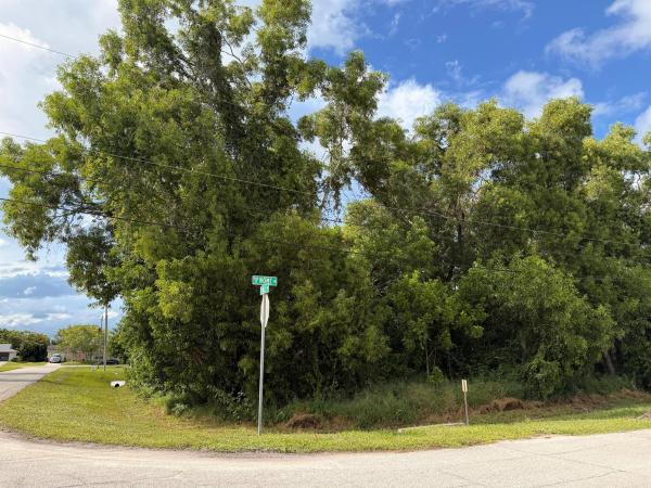 Southbend Lakes Estates, 574 SE Nome Dr, Port St. Lucie, Florida 34984, image 1