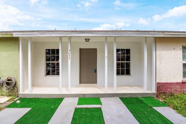 Villa Del Trio, 5835 S 37th Ct, Greenacres, Florida 33463, image 1