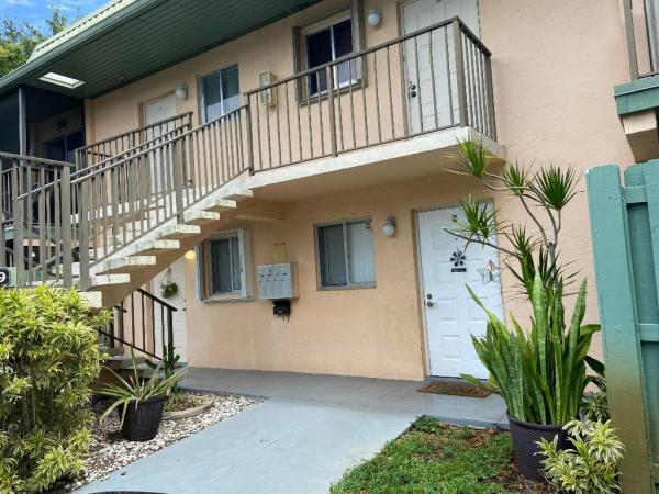 1829 Fairview Villas Dr #2, Palm Springs, Florida 33406, image 1