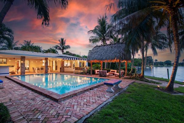 7813 Pine Tree Ln, Lake Clarke Shores, Florida 33406, image 1