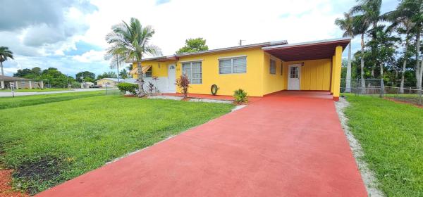 Lake Shore, 632 SW 13th St, Belle Glade, Florida 33430, image 1