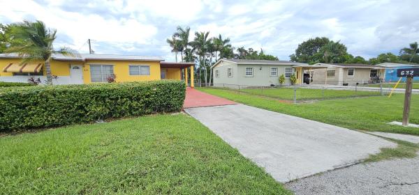 Lake Shore, 632 SW 13th St, Belle Glade, Florida 33430, image 1