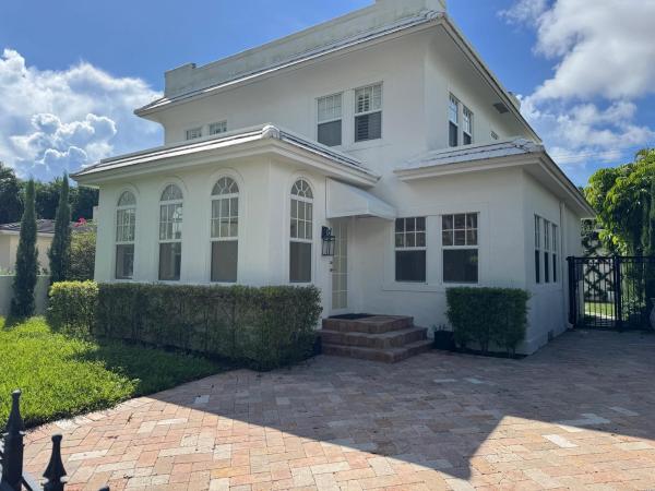Gruber Carlberg, 224 10th St, West Palm Beach, Florida 33401, image 1