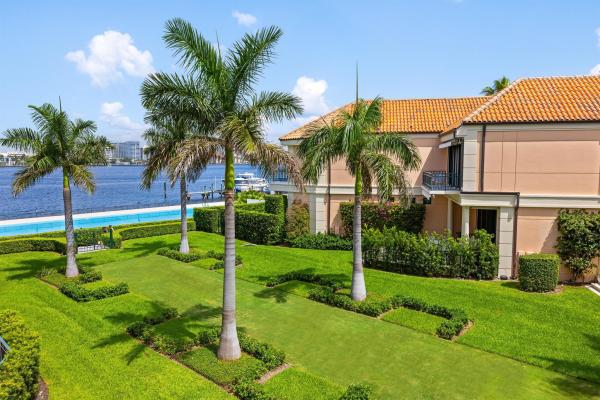 Villa Plati, 307 Everglade Ave, Palm Beach, Florida 33480, image 1