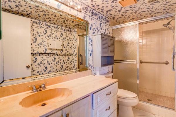 Huntington Lakes 1, 14360 Strathmore Ln #406, Delray Beach, Florida 33446, image 2